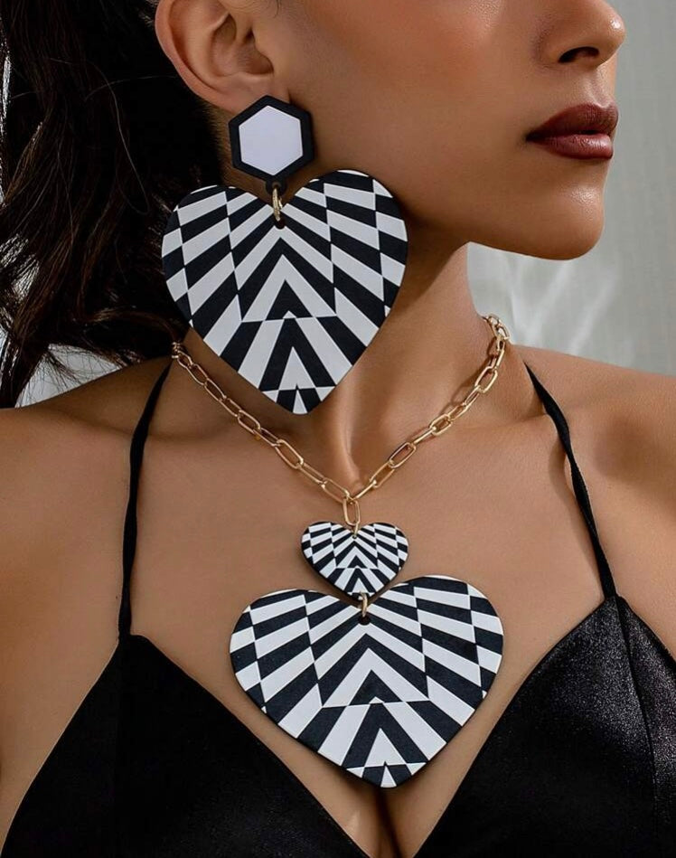 Black & White Big Heart Exaggerated Elegant And Stylish Acrylic Zebra Print Necklace Earrings Set for Ladies