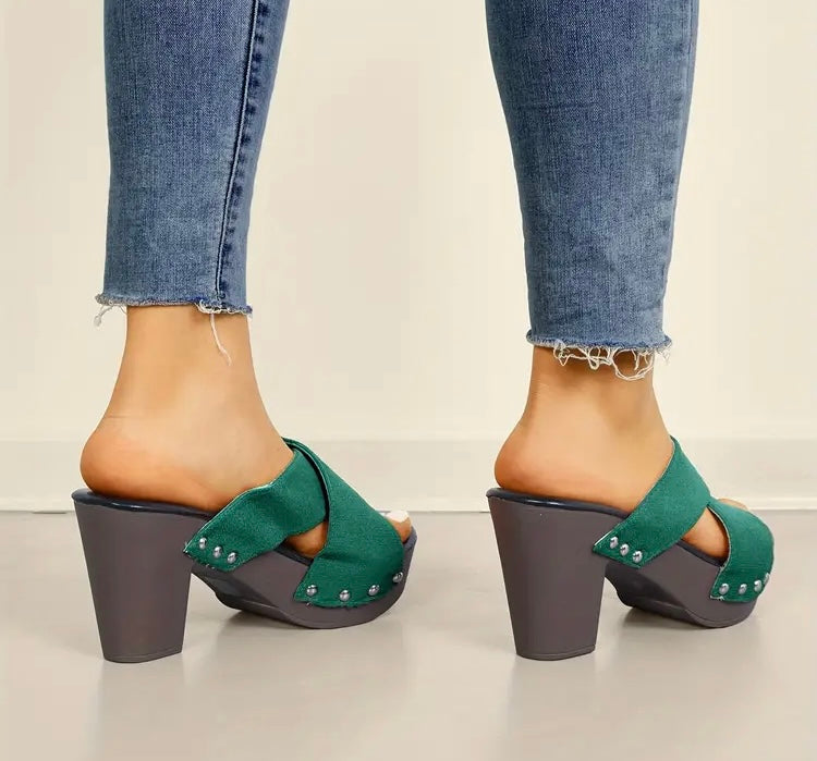 Stylish Green Out Platform Clogs Soft Chunky Mule Heels with Comfortable Soft Sole for Daily and Vacation Wear & Perfect Mules for Warm Weather and Outdoor Activities