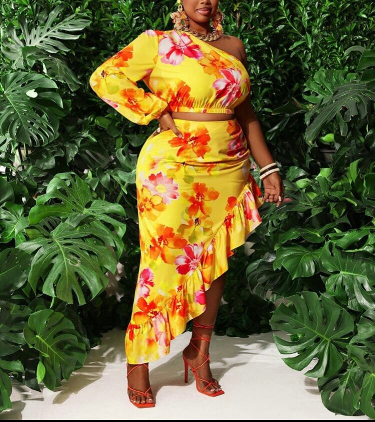 Lotus Flower Bomb Vacation Casual Hawaii Island Vibes Plus Size Women Floral Print Ruffle Shoulder Top Skirt Fashionable Wear