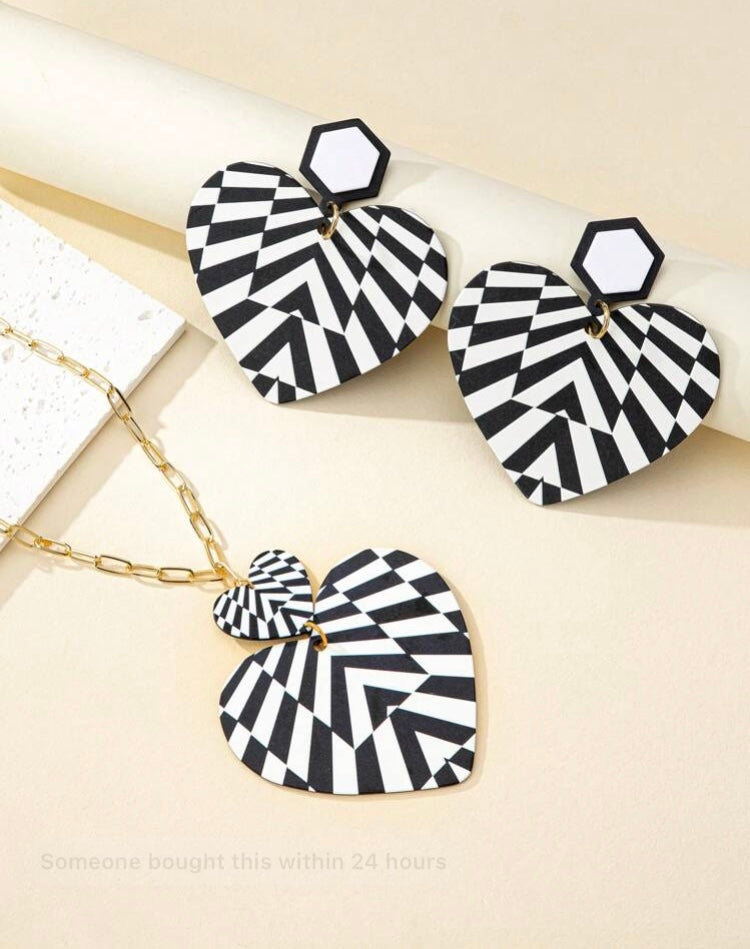 Black & White Big Heart Exaggerated Elegant And Stylish Acrylic Zebra Print Necklace Earrings Set for Ladies