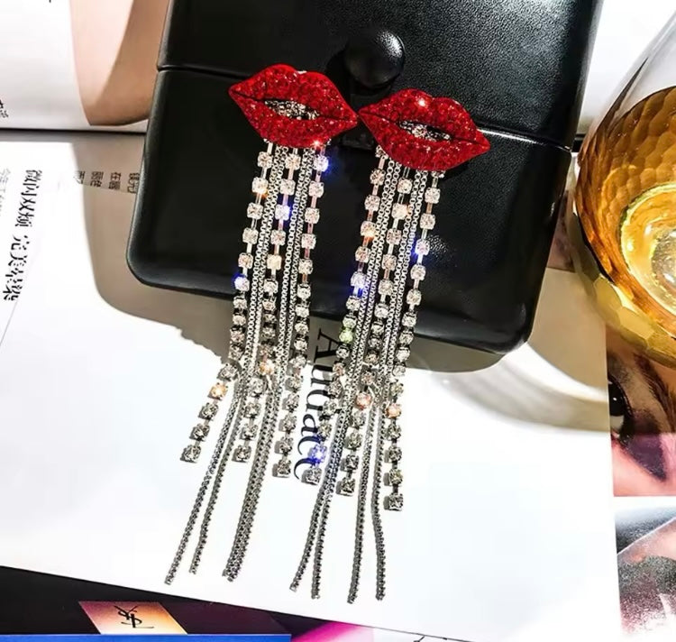 Crystal Cute Fashion Tassel Red Lips Kiss Pendant Earrings Rhinestone Long Earrings for Women