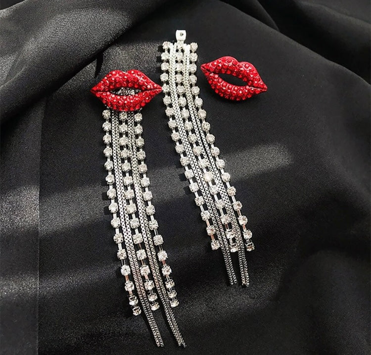 Crystal Cute Fashion Tassel Red Lips Kiss Pendant Earrings Rhinestone Long Earrings for Women