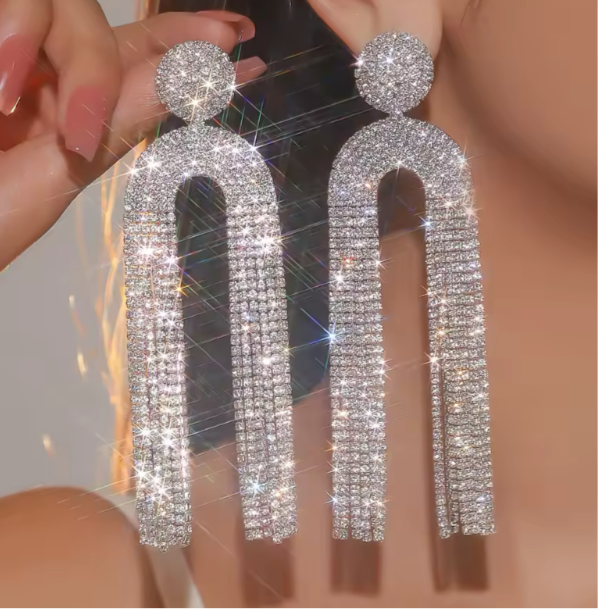 Exquisite Crystal Chandelier Tassel Earrings Linear Drop Dangle Earrings Diva Earrings for Women Wedding Bridal Party Formal Looks