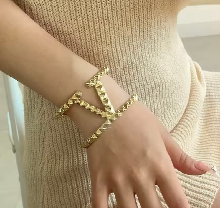 Fashion Big Statement Letter V Wide Cuff Bracelets Bangles Women’s Glam Accessories