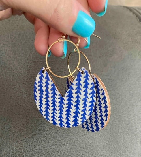 Cute Lil Blue Design Style Wooden Geometric Drop Earrings for Women to Wear Daily