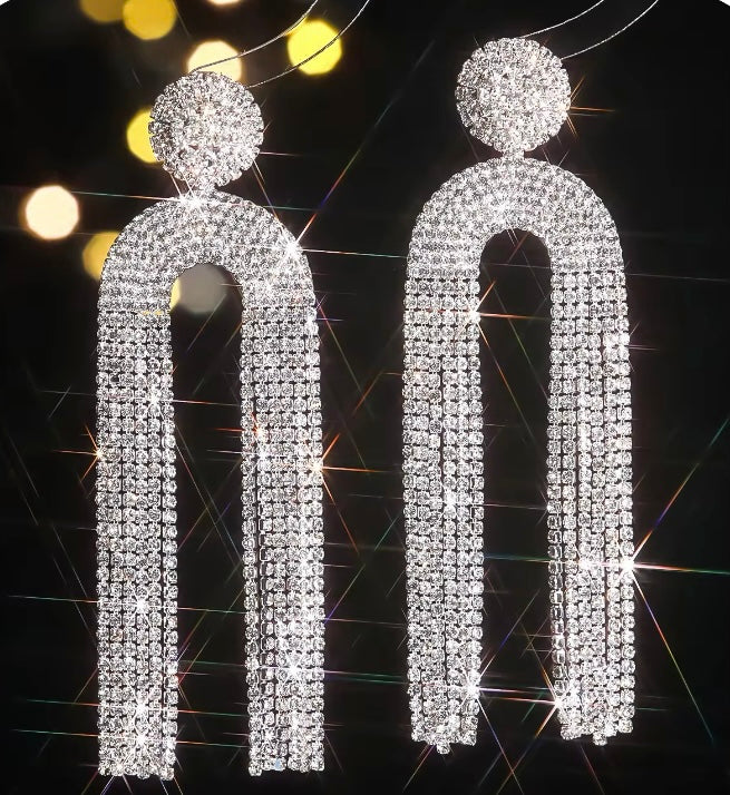 Exquisite Crystal Chandelier Tassel Earrings Linear Drop Dangle Earrings Diva Earrings for Women Wedding Bridal Party Formal Looks