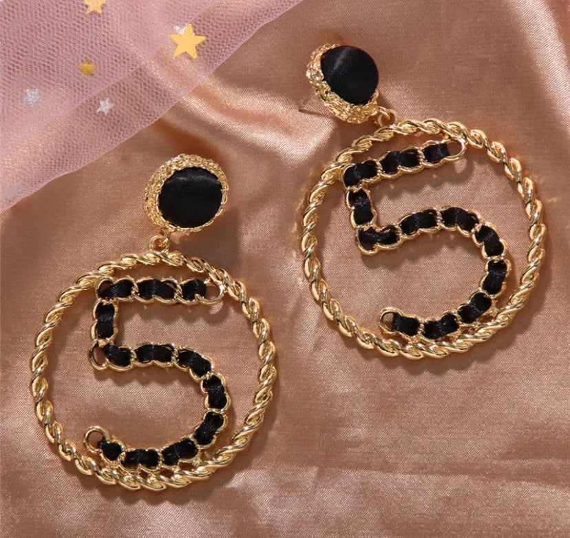 Famous Design Golden Women Number 5 Earrings Fashion Trendy Jewelry Accessories