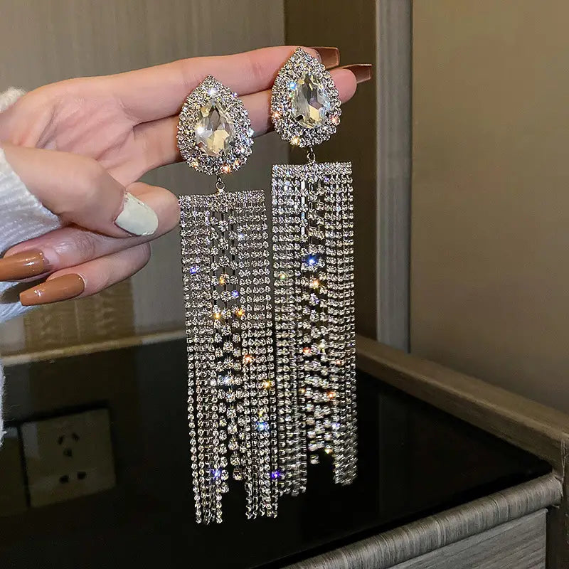 Elegant Diva Glam Shimmery Rhinestone Long Tassel Drop Earrings Chandelier Dangle Earring Accessories
