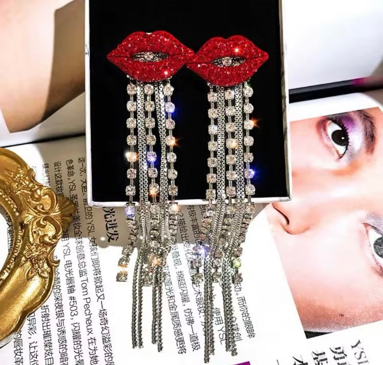 Crystal Cute Fashion Tassel Red Lips Kiss Pendant Earrings Rhinestone Long Earrings for Women