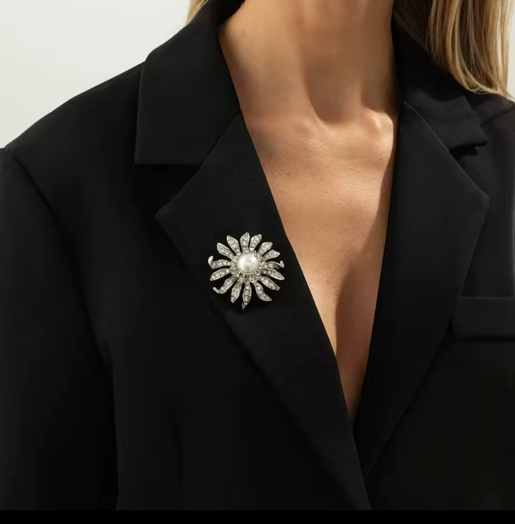 Elegant  Designer Luxury Brooches for Women Accessories