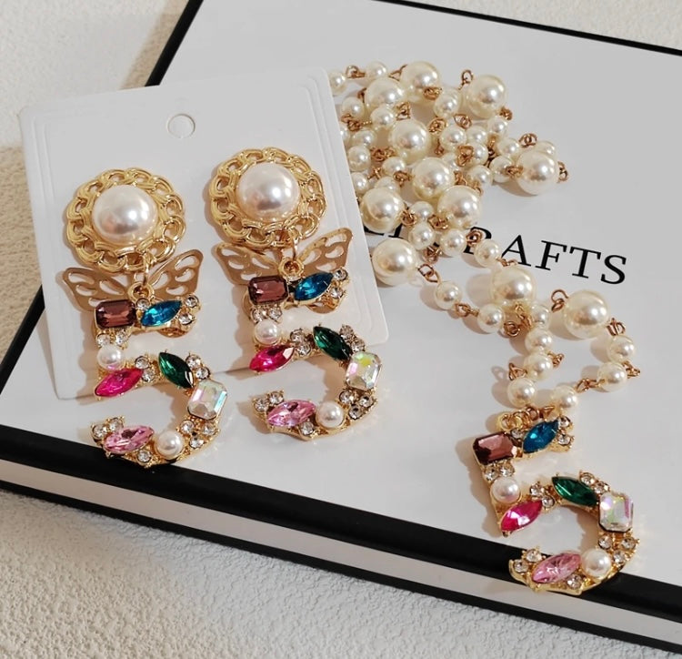 Beautiful Statement Multi Rhinestones No. 5 Crystal Styled Neck & Ear Set