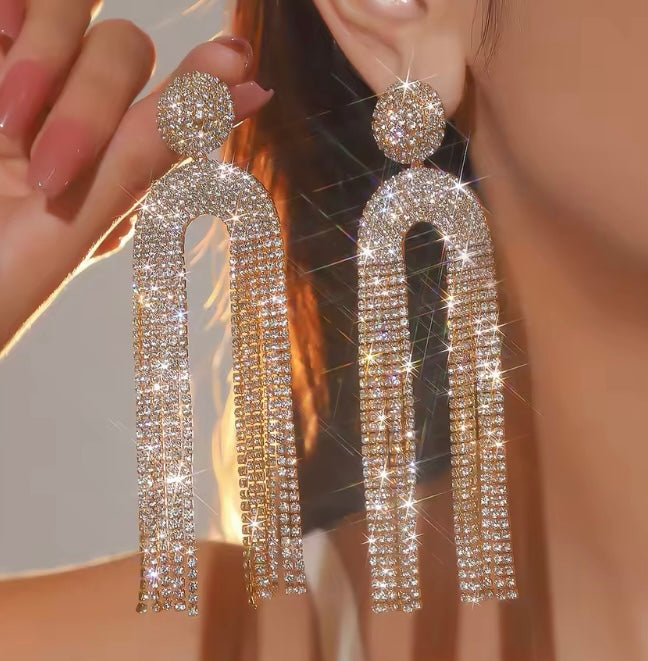 Exquisite Crystal Chandelier Tassel Earrings Linear Drop Dangle Earrings Diva Earrings for Women Wedding Bridal Party Formal Looks