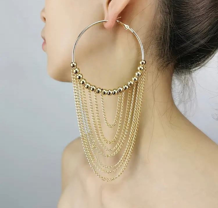 Beautiful Hoop Beaded Tassel Earrings Eye-Catching Fashion Statement Design Long Chain Fringe Dangle for Women and Everyday Wear Earrings