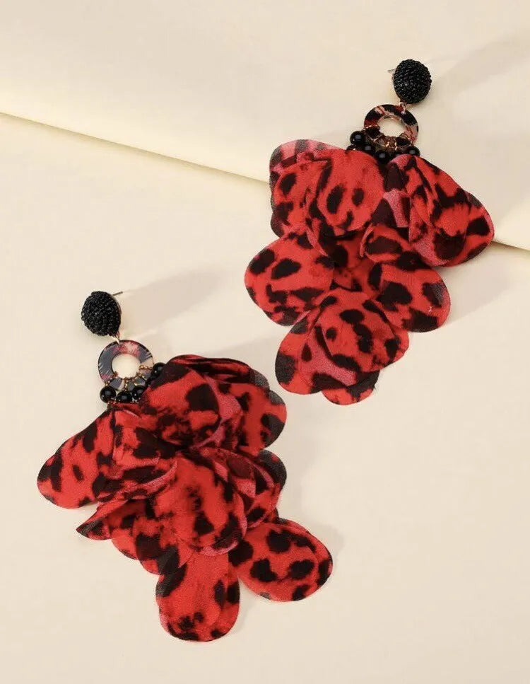 New Fashionable Beaded Lace Petal Shaped Pendant Red & Black Earrings Women Statement
