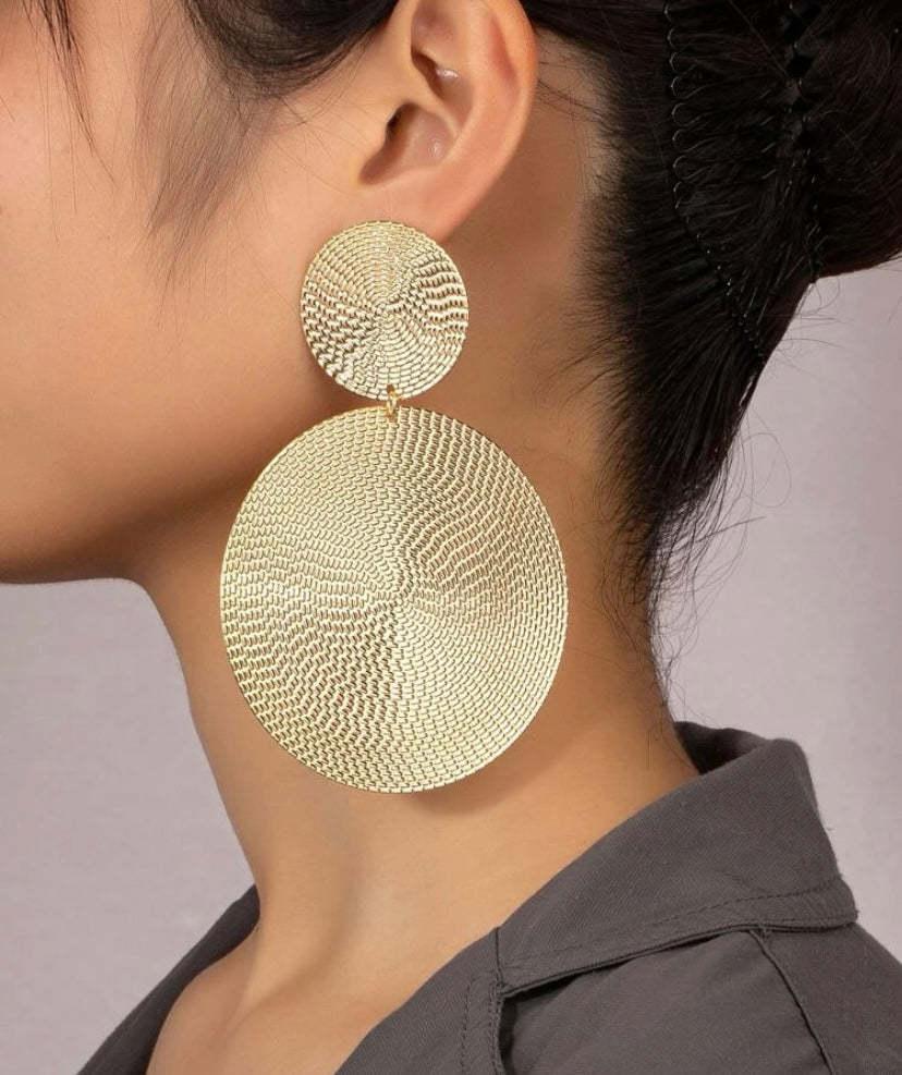 Fashionable Metal  Round Trendy Statement Dangle Drop Chic Earrings